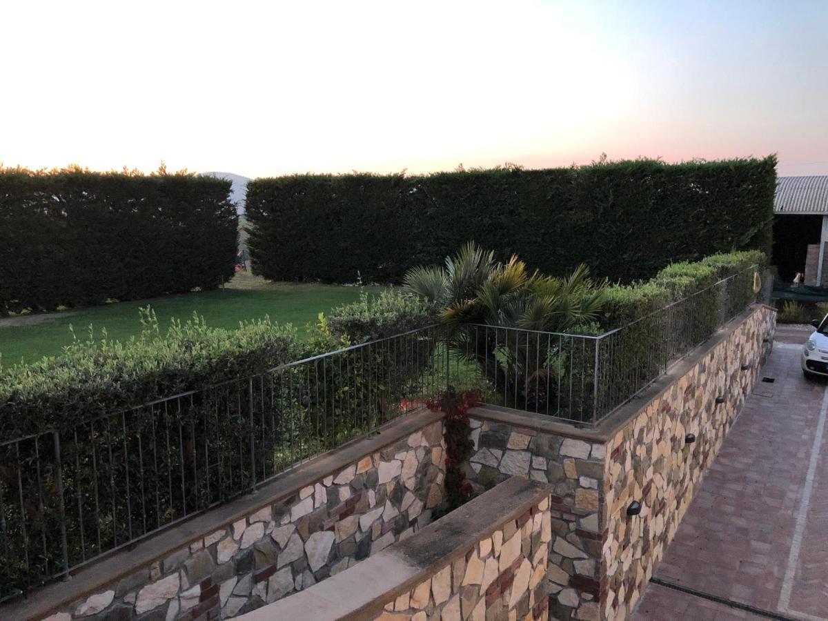 Casa In Campagna A Due Passi Dal Mare Pisa Bagian luar foto